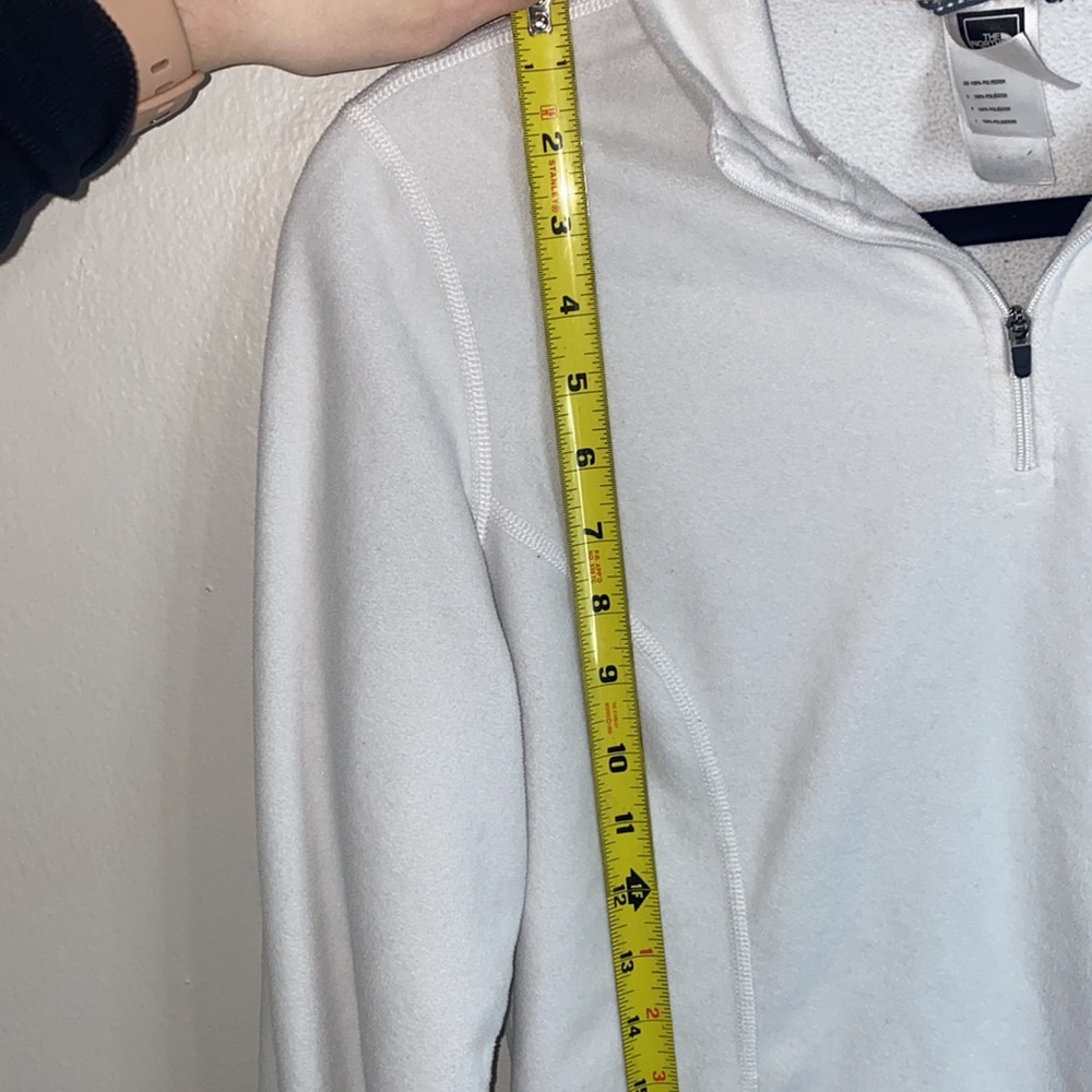 💋Quarter zip North Face White Pullover! - Picture 3 of 8